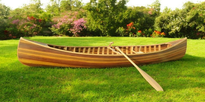 Escultura de mesa de barco de madera maciza marrón de 16" pintada a mano