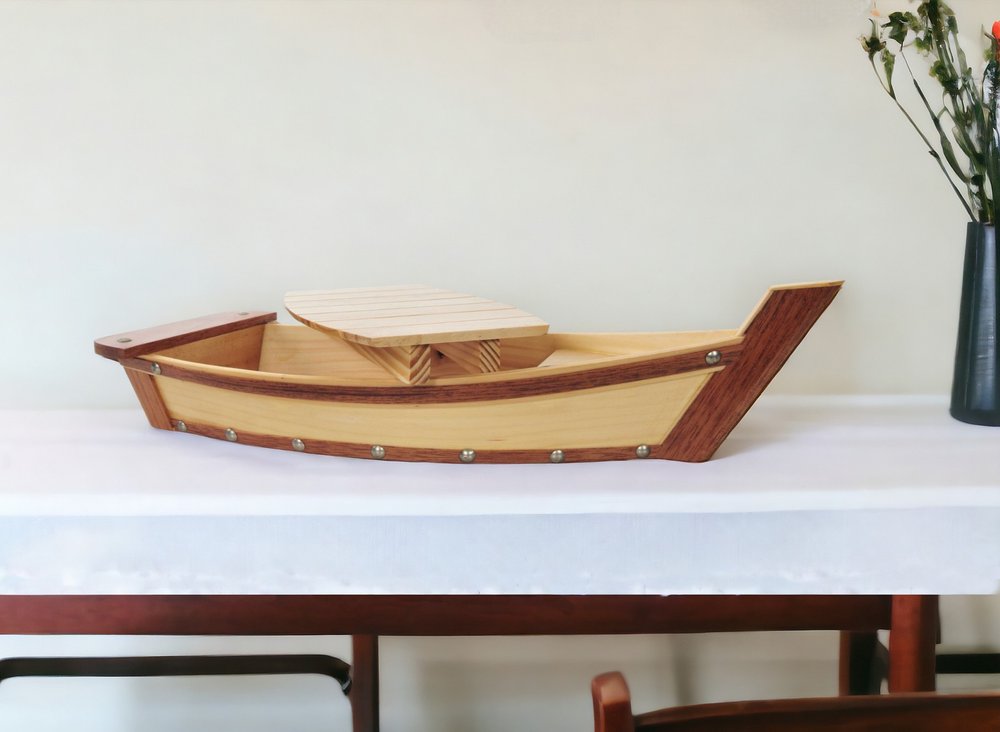Bandeja para servir sushi en forma de barco de madera natural y marrón de 17"