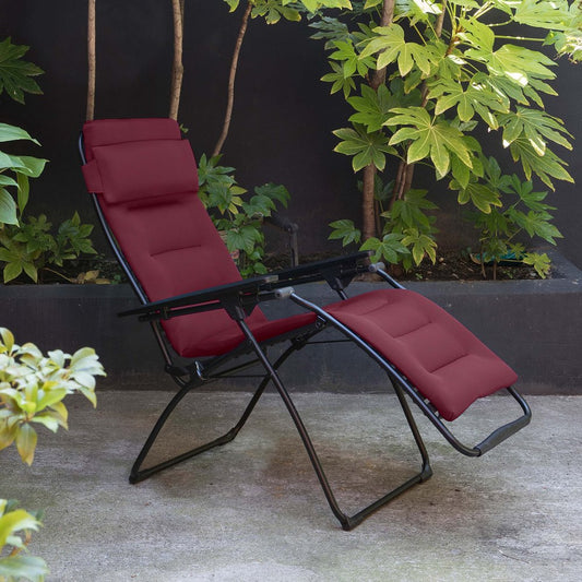 Silla de exterior de gravedad cero de acero rojo de 28" con cojín rojo