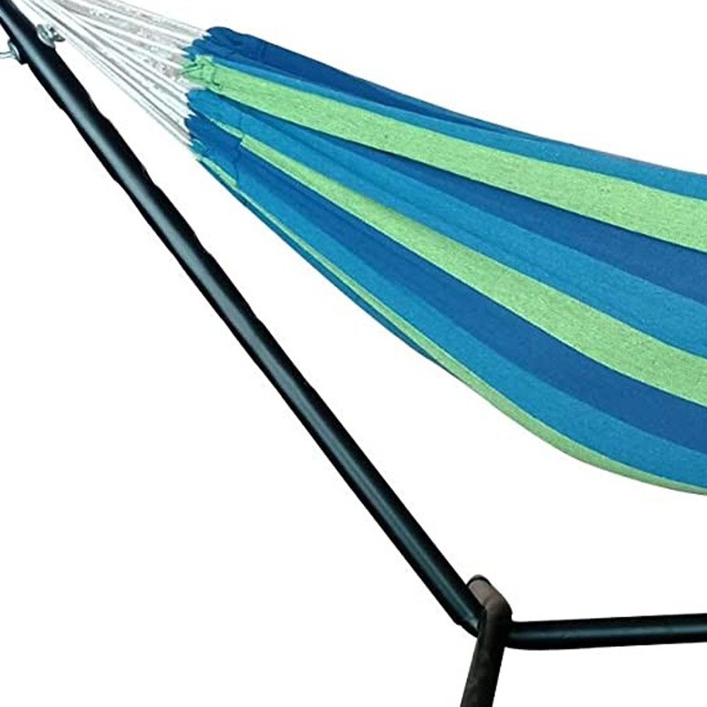 Hamaca para dos personas con soporte y rayas azules y verdes