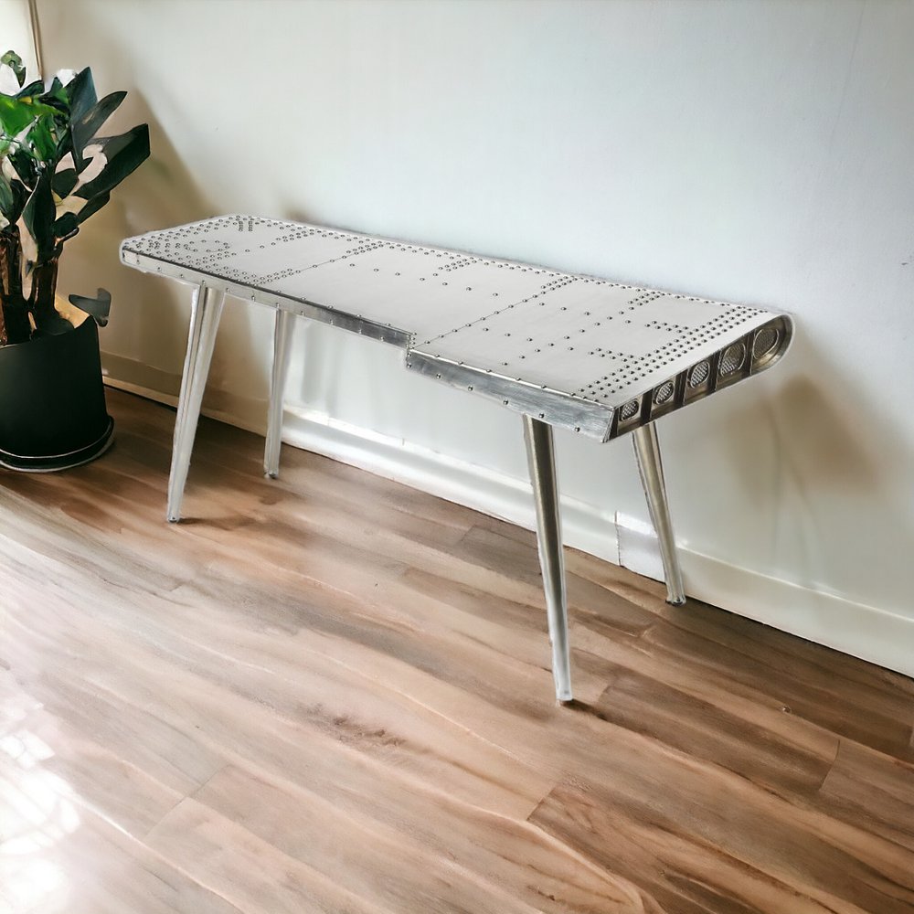 Escritorio de metal plateado de 68"