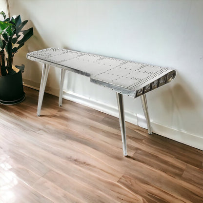Escritorio de metal plateado de 68"
