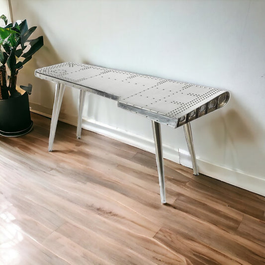 Escritorio de metal plateado de 68"