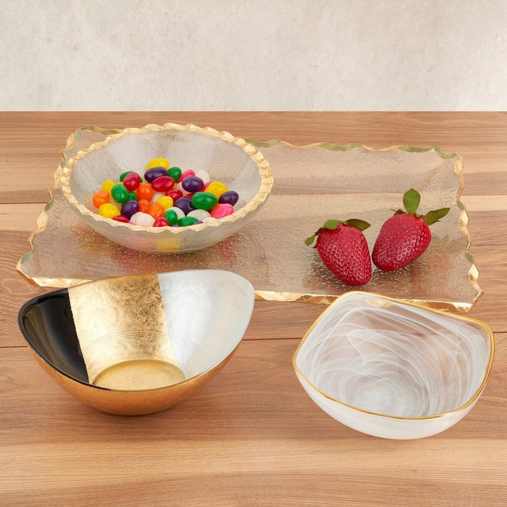 Bandeja rectangular de 14" de vidrio transparente y dorado con borde festoneado
