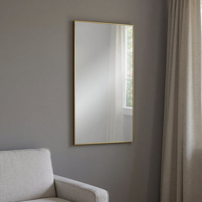 Espejo decorativo de metal dorado de 47"