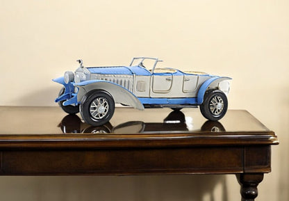 Escultura de mesa de coche en miniatura de metal blanco de 4" pintada a mano