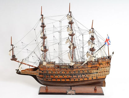 Escultura de barco Sovereign of the Seas de madera marrón de 33" pintada a mano