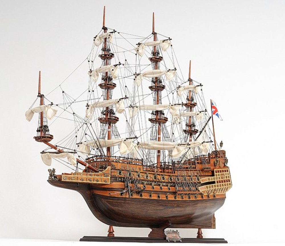 Escultura de barco Sovereign of the Seas de madera marrón de 33" pintada a mano