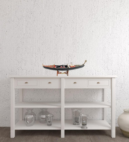 Góndola veneciana negra y roja de 8" pintada a mano, decorativa.
