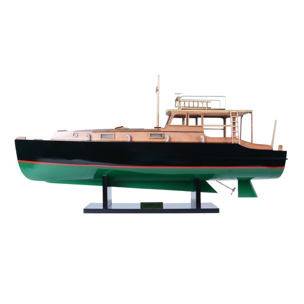 Barco pesquero Pilar Hemingway de 15" de madera maciza negra y verde, pintado a mano, modelo 1934