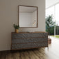 Cómoda de cinco cajones de madera manufacturada de 30" en nogal y gris