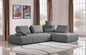 Sofá modular en forma de L de dos piezas de poliéster gris con chaise longue y cojines.