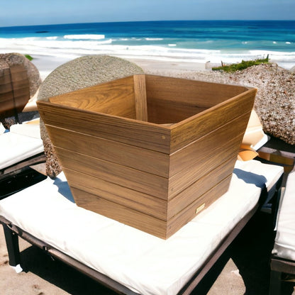 Jardinera cuadrada de madera marrón de 19" para interior y exterior