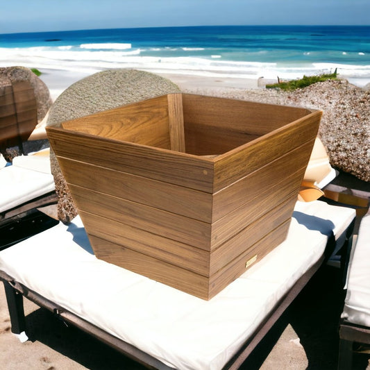 Jardinera cuadrada de madera marrón de 19" para interior y exterior
