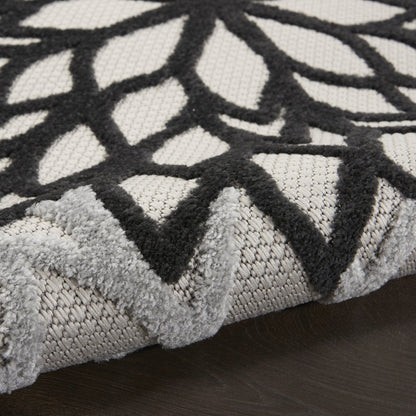 10' Black And White Indoor Outdoor Runner Rug