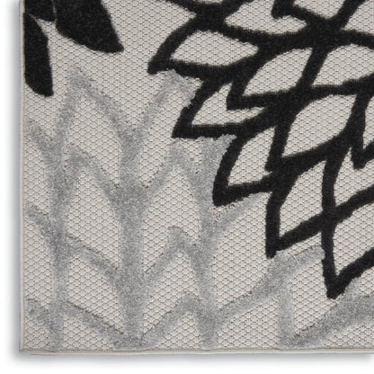 10' Black And White Indoor Outdoor Runner Rug