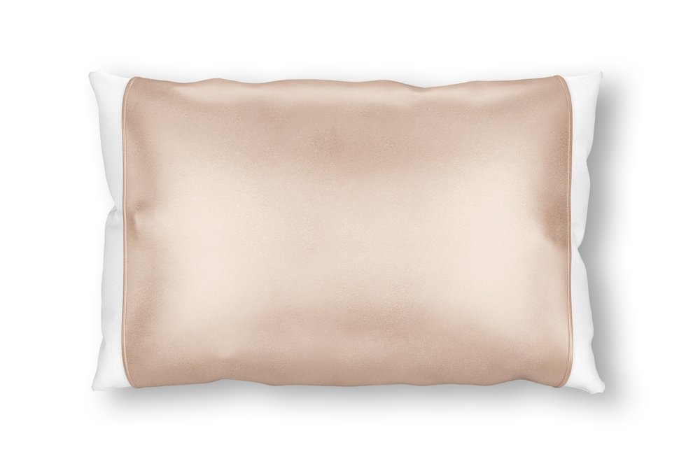 Funda de almohada de seda color champán con extremos abiertos