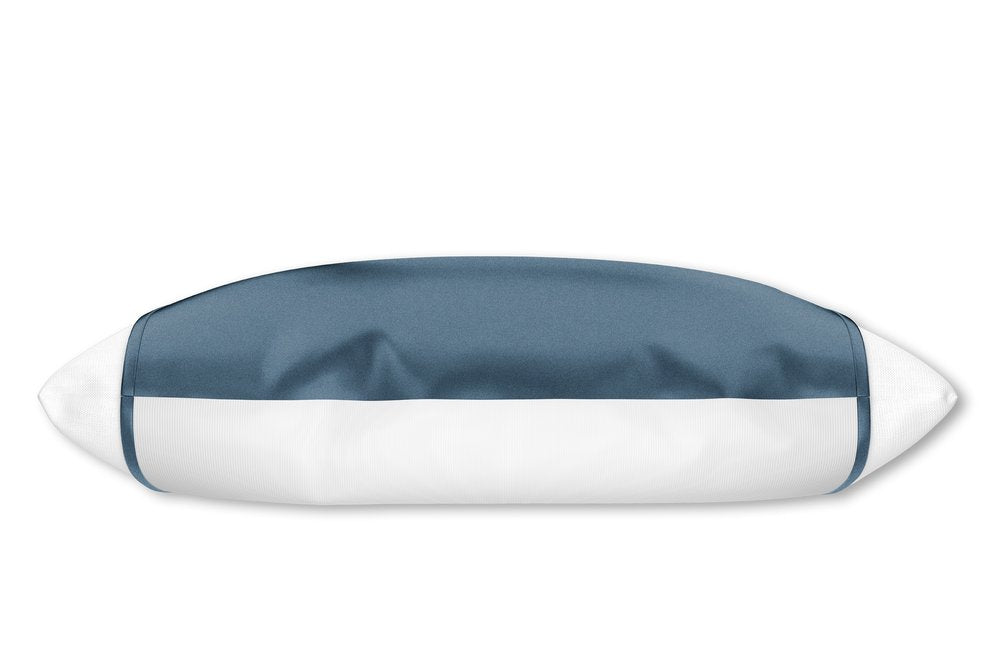 Funda de almohada de seda azul con extremos abiertos