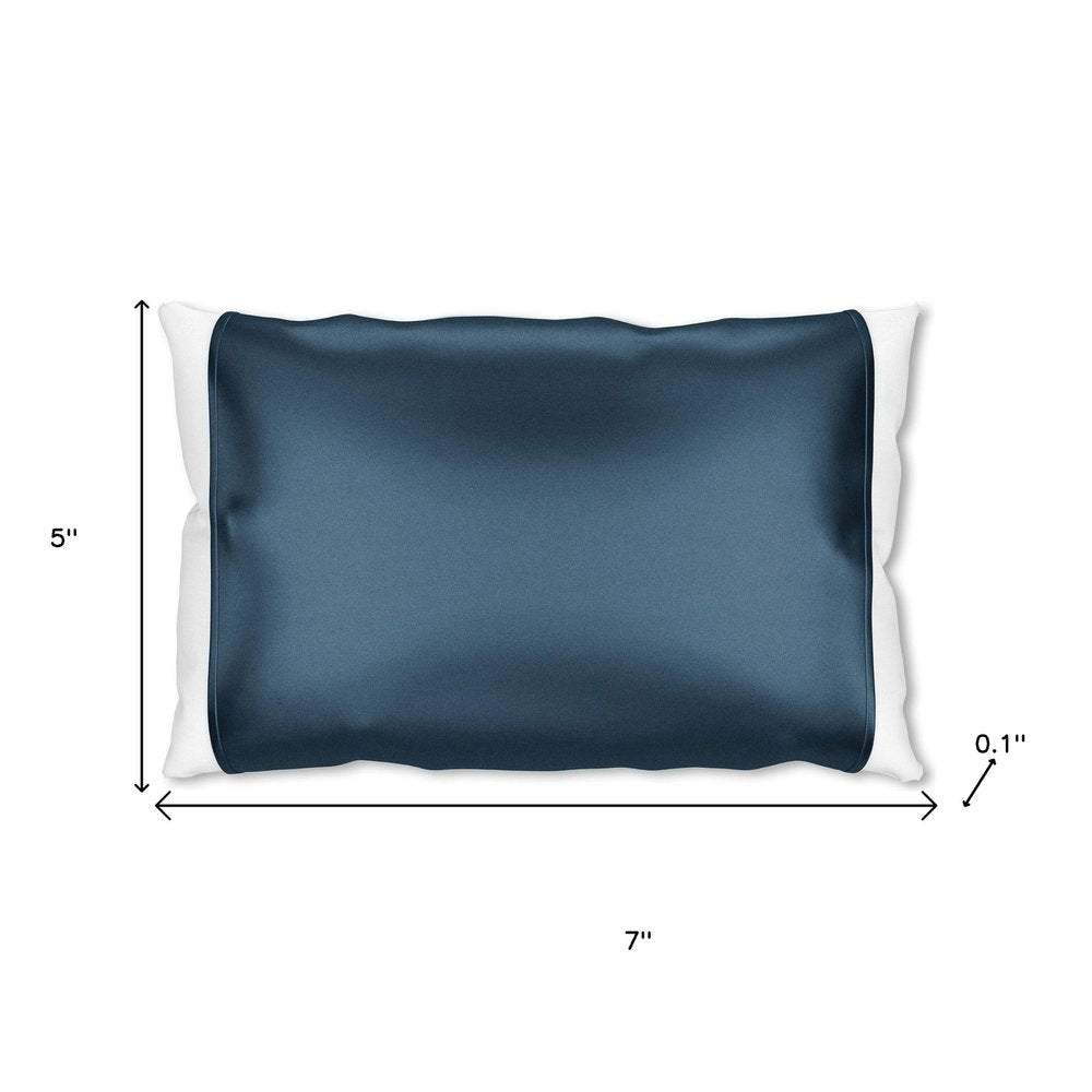 Funda de almohada de seda azul con extremos abiertos