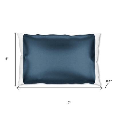 Funda de almohada de seda azul con extremos abiertos