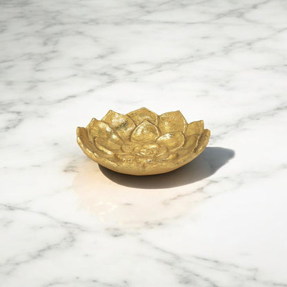 Bandeja de tocador de metal con forma de flor de loto dorada de 6" hecha a mano con hojas de loto