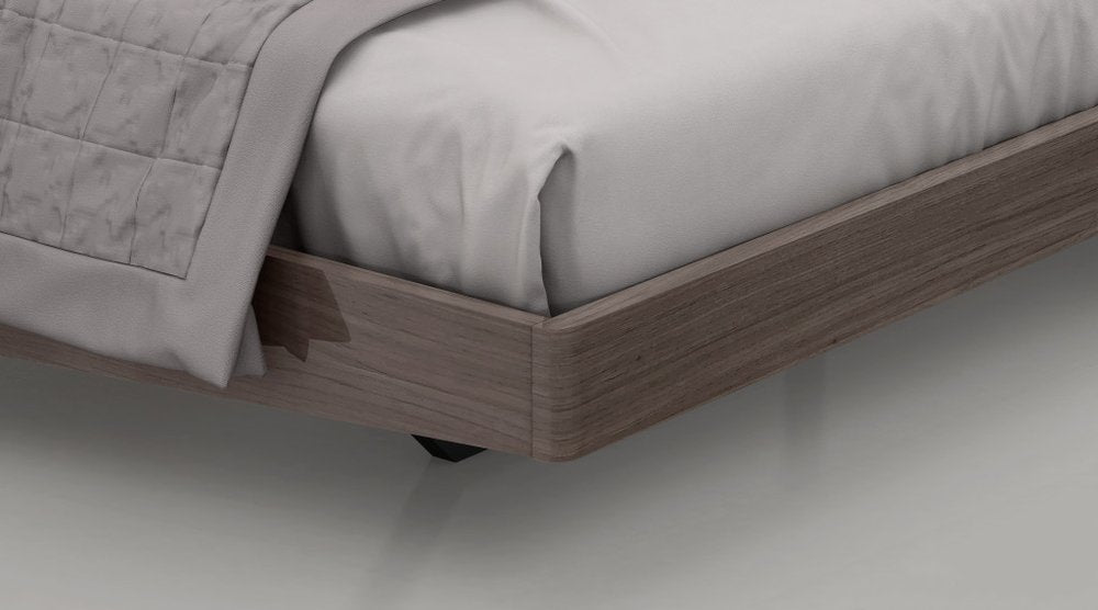 Estructura de cama Queen tapizada en piel sintética gris y brillo marfil