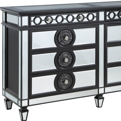 Cómoda doble de 68" con ocho cajones, de madera maciza fabricada en negro y plateado, con espejo
