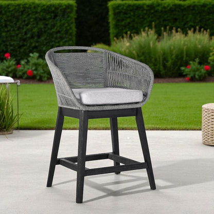 Silla de bar para exteriores de 38" de madera maciza gris claro con respaldo bajo y reposapiés