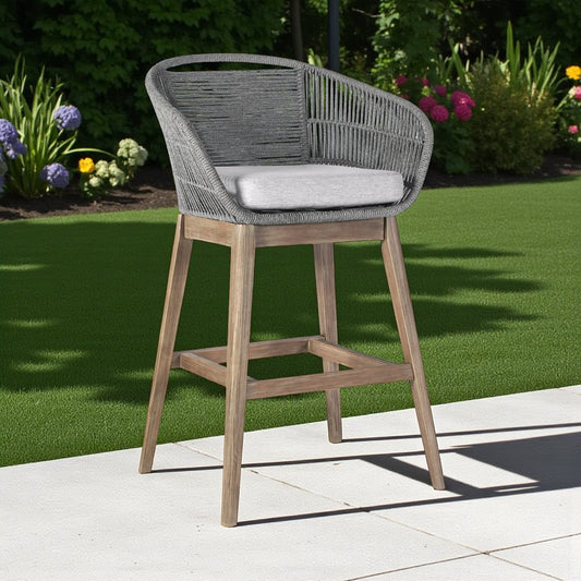 Silla de bar para exteriores de madera maciza gris de 43" con respaldo bajo y reposapiés