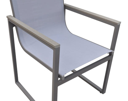 Juego de dos sillas de comedor para exterior de metal gris claro de 22"