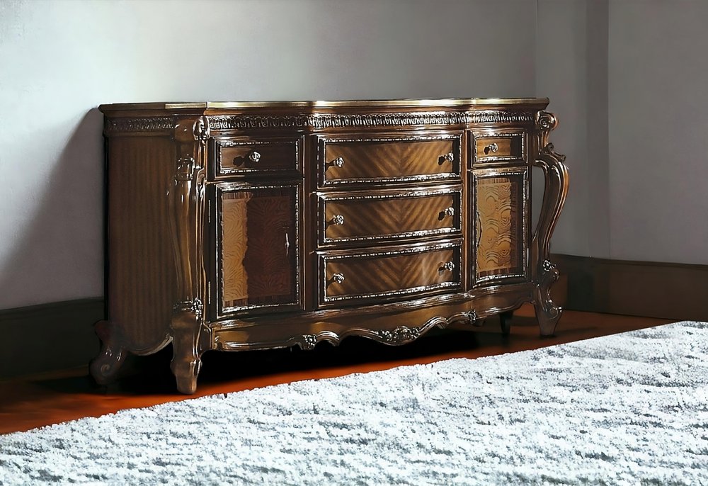 Cómoda triple de cinco cajones de madera maciza y manufacturada marrón de 69"