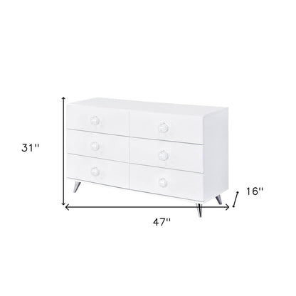 Cómoda doble de 47" de madera manufacturada con acabado blanco y seis cajones