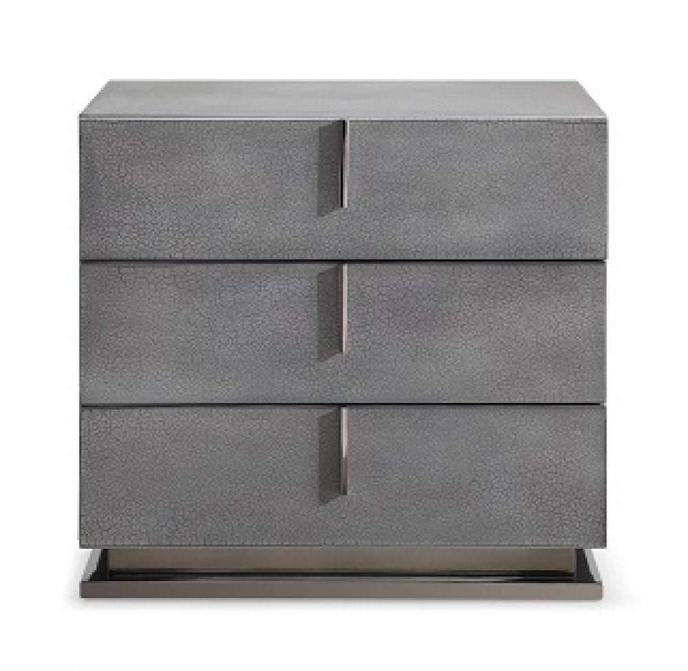 Mesita de noche de tres cajones de madera maciza y manufacturada de 22" en color gris