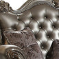 Loveseat de 70" de piel sintética color plata y platino y cojines decorativos