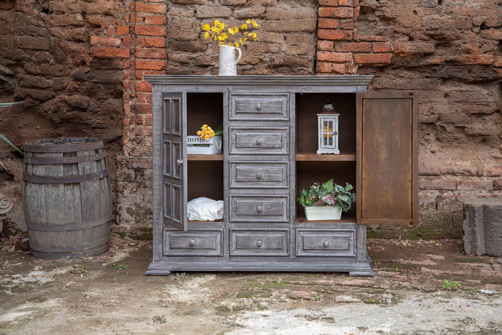 Cómoda de cinco cajones de madera maciza gris de 37"