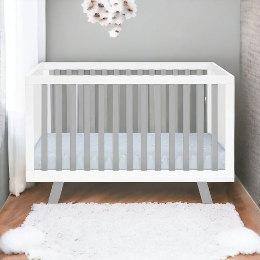 Cuna convertible tres en uno estándar de madera maciza y manufacturada en gris y blanco
