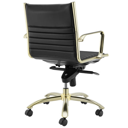 Silla de oficina giratoria ajustable para conferencias, de acero negro y dorado y cuero sintético.