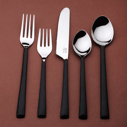 Juego de mesa de cinco piezas de acero inoxidable negro mate forjado a mano