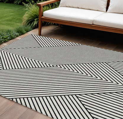 9' X 12' White And Black Geometric Washable Indoor Outdoor Area Rug