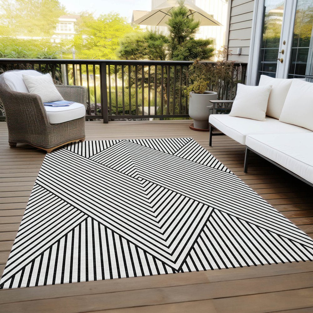 9' X 12' White And Black Geometric Washable Indoor Outdoor Area Rug